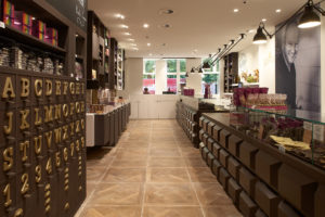 The Chocolate Line Brugge by Dominique Persoone Winkelinrichting Integral Interiors