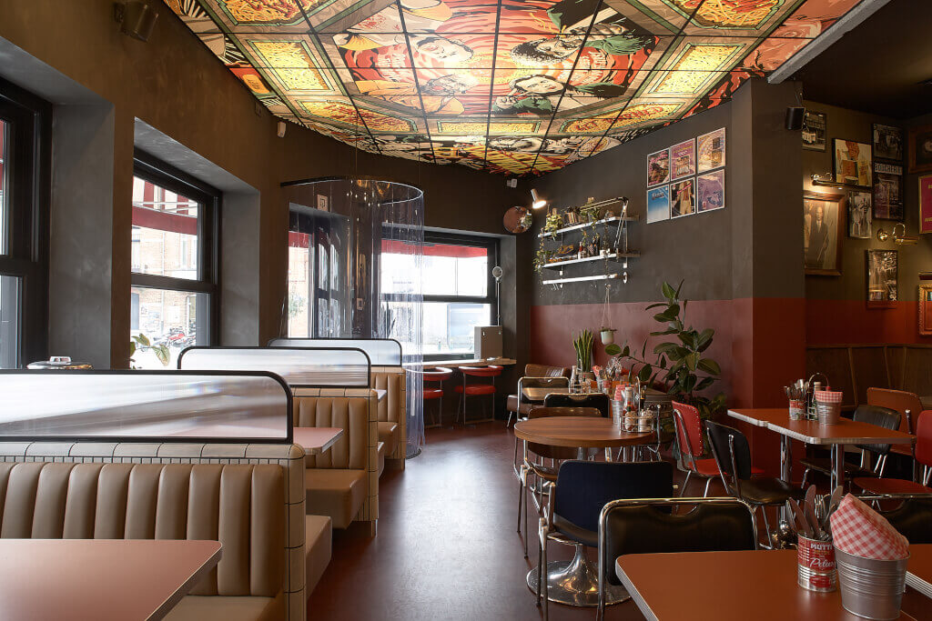uniek plafond restaurant Bavet